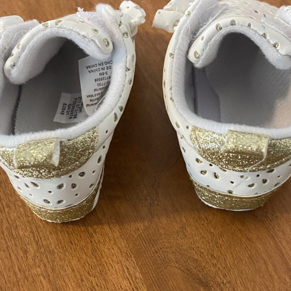 Free w/bundle: White and Gold baby girl Shoes